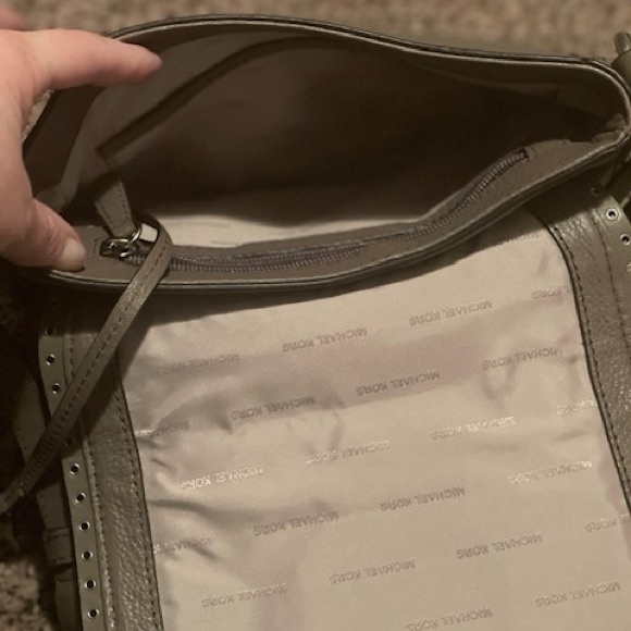 Michael Kors crossbody bag and small wallet - Picture 4 of 8